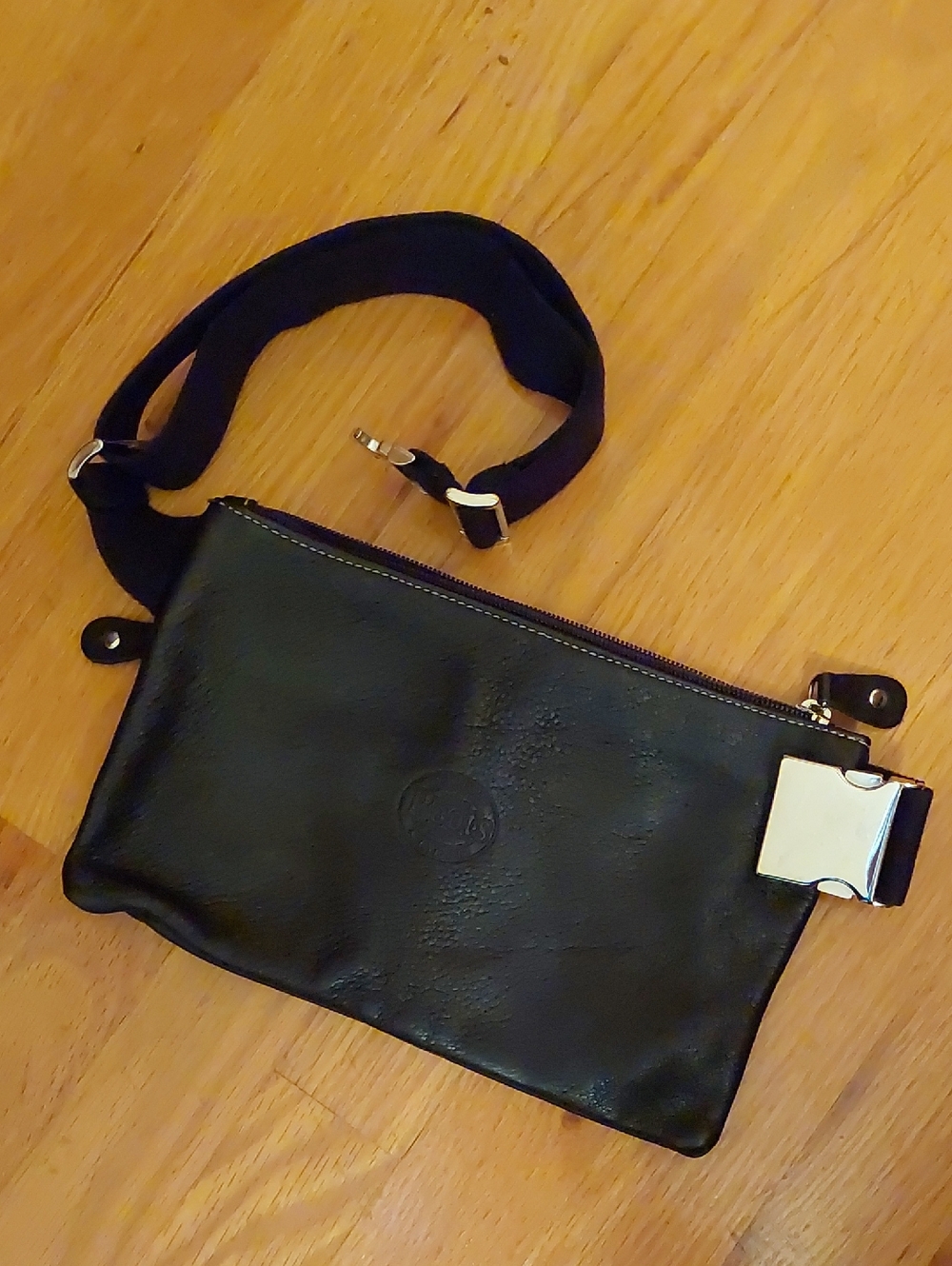 Bundle Roots Canada Crossbody Purses and Belt Bag - Picture 15 of 16